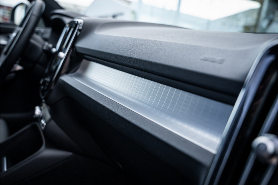 Volvo XC40 T4 Recharge Core Bright ** Camera ** Stuurverwarming **