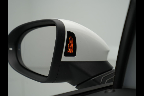 Volkswagen Golf 1.4 eHybrid 245pk GTE Panorama Navigatie Camera Stoelverwarming Carplay 193