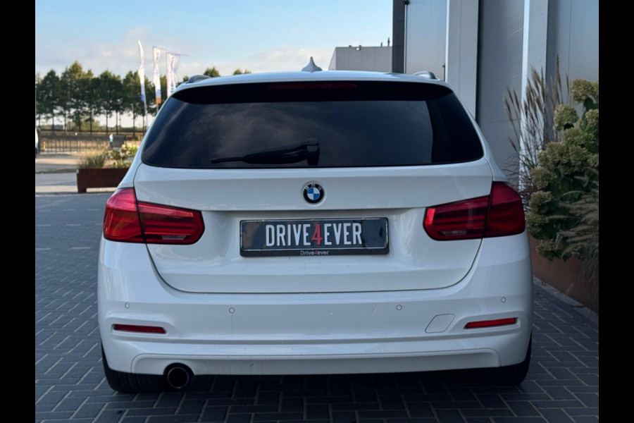 BMW 3 Serie 318i Executive M19 NAVI PDC ELEK PAKKET SPORTVELGEN LED