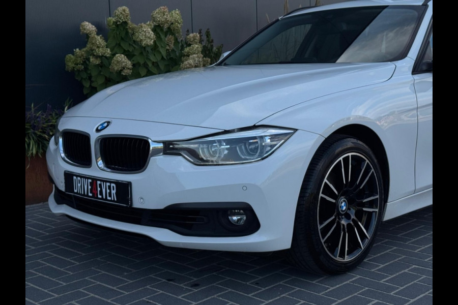 BMW 3 Serie 318i Executive M19 NAVI PDC ELEK PAKKET SPORTVELGEN LED