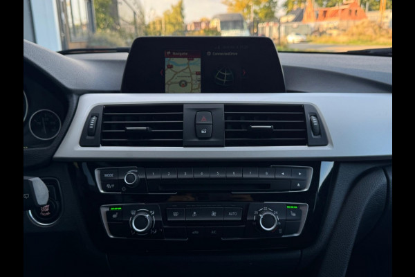 BMW 3 Serie 318i Executive M19 NAVI PDC ELEK PAKKET SPORTVELGEN LED