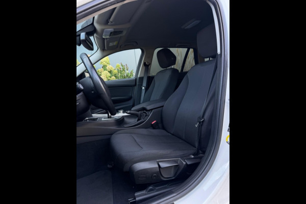 BMW 3 Serie 318i Executive M19 NAVI PDC ELEK PAKKET SPORTVELGEN LED