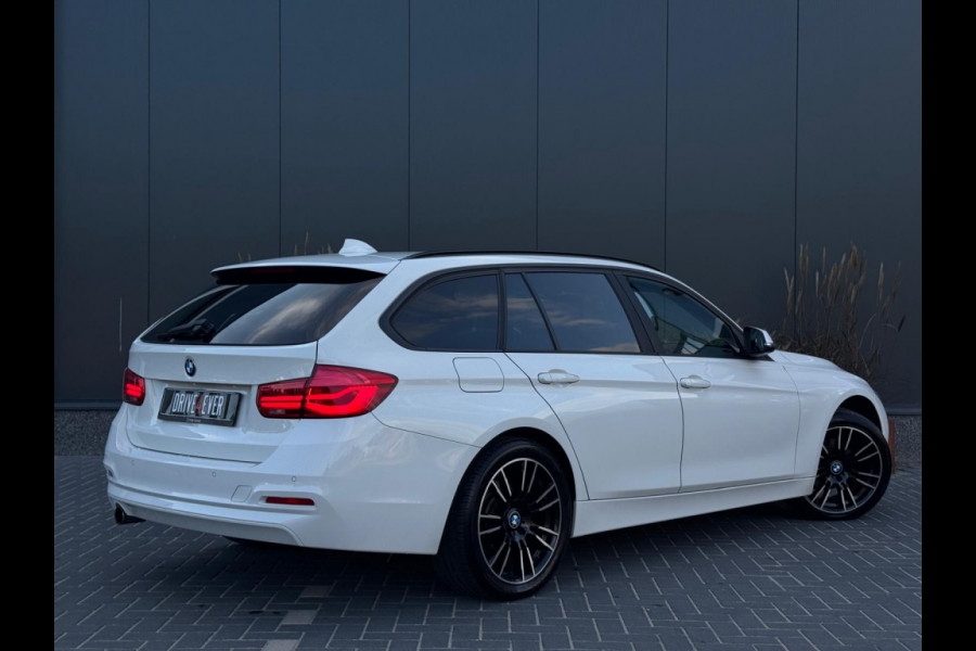 BMW 3 Serie 318i Executive M19 NAVI PDC ELEK PAKKET SPORTVELGEN LED