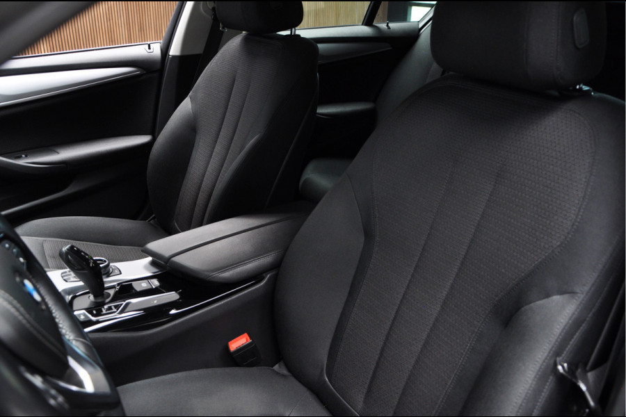 BMW 5 Serie 530i Aut. Navi Climate Bi-Xenon PDC LM velgen