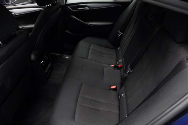BMW 5 Serie 530i Aut. Navi Climate Bi-Xenon PDC LM velgen