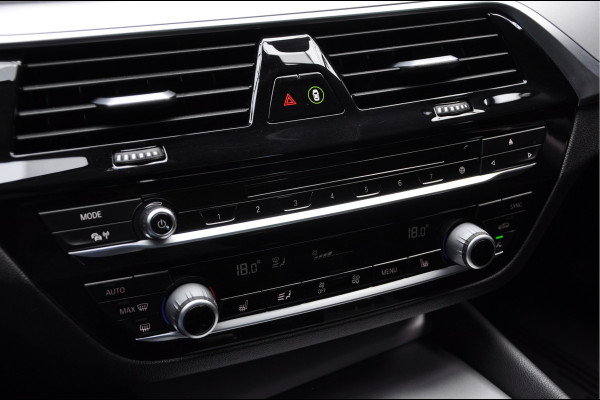 BMW 5 Serie 530i Aut. Navi Climate Bi-Xenon PDC LM velgen