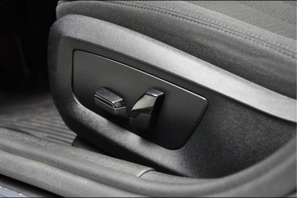 BMW 5 Serie 530i Aut. Navi Climate Bi-Xenon PDC LM velgen