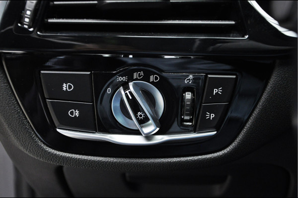 BMW 5 Serie 530i Aut. Navi Climate Bi-Xenon PDC LM velgen