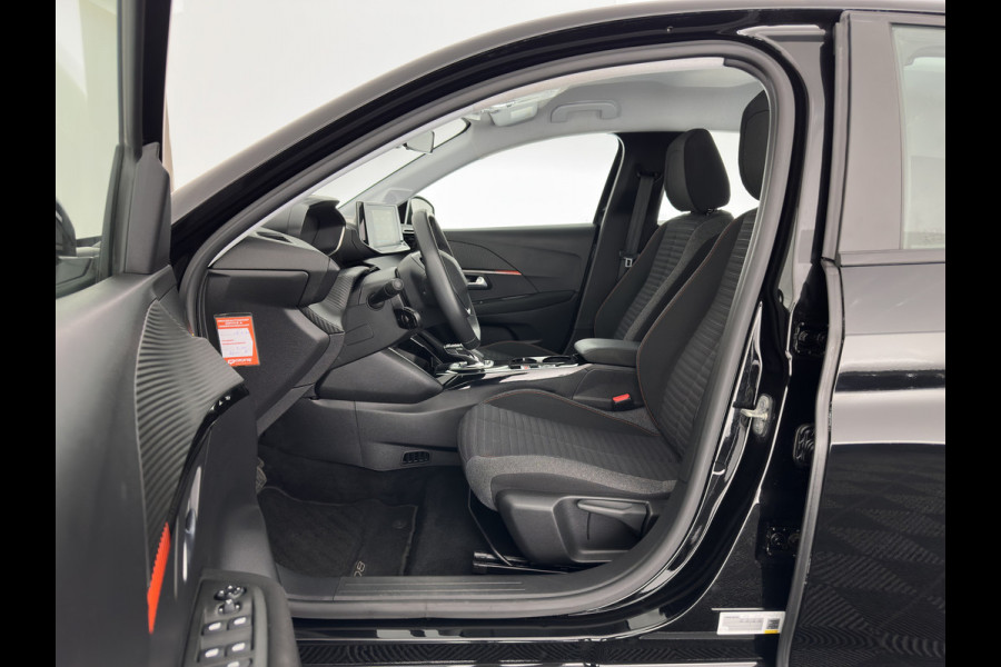 Peugeot e-208 EV Active Pack 50 kWh [ 3-Fase ] {SOH-90%} (INCL-BTW) Aut. *FULL-LED | DIGI-COCKPIT | MICROFIBRE | SPORT-SEATS | CARPLAY | CCS-FASTLOADER | KEYLESS | DAB+ | LANE-ASSIST | CRUISE | ECC | PDC | 16''ALU*