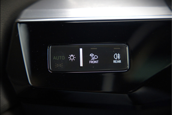Audi e-tron Sportback 50 quattro S edition 71 kWh | S-Line | Black Edition | Panoramadak | Memory Seats | Luchtvering | Adaptive Cruise Control | Apple Carplay | Keyless | Matrix LED | Leder | Stoelverwarming | NAP |