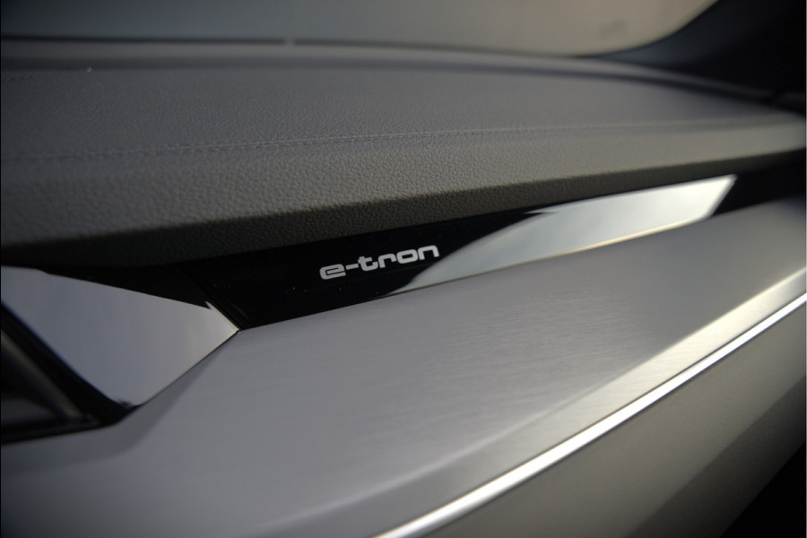 Audi e-tron Sportback 50 quattro S edition 71 kWh | S-Line | Black Edition | Panoramadak | Memory Seats | Luchtvering | Adaptive Cruise Control | Apple Carplay | Keyless | Matrix LED | Leder | Stoelverwarming | NAP |