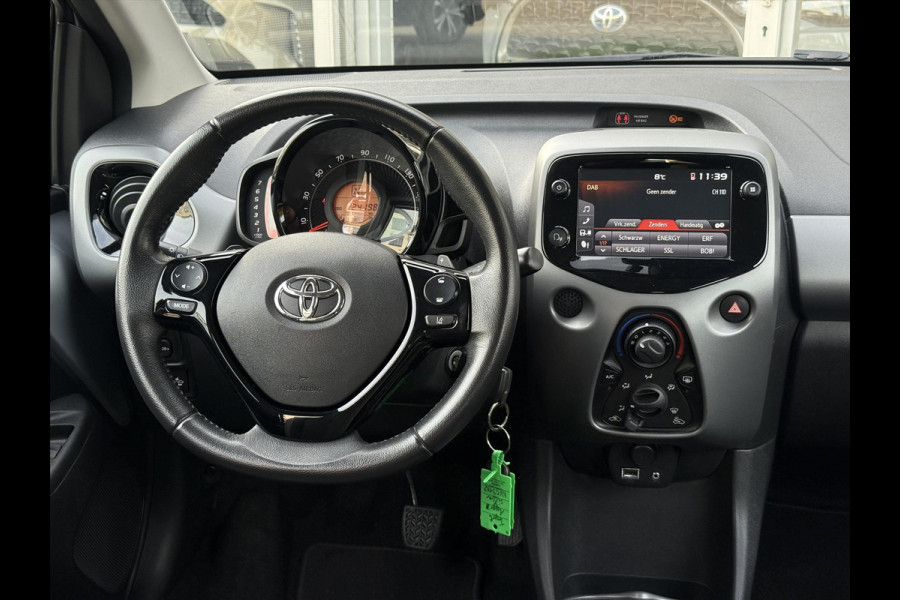 Toyota Aygo 1.0 VVT-i Automaat X-Joy | Lichtmetalen velgen, Apple CarPlay/Android auto, Parkeercamera, In hoogte verstelbare stoel