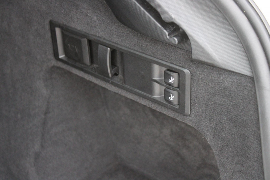 BMW 3 Serie Touring 330e 292PK M-SPORT | M-SPORT PRO-PAKKET | M-SPORT REMMEN UITGEVOERD IN DONKERBLAUW MET M LOGO | BMW LIVE COCKPIT PROFESSIONAL | CURVED DISPLAY |DRIVING ASSISTANT INCL. HEAD-UP DISPLAY | PANORAMISCH SCHUIF/KANTEL DAK | PARKING ASSIST INCL. ACHTERUITRIJCAMERA | ADAPTIEVE LED KOPLAMPEN |SHADOW LINE | M-SPORTSTOELEN VOOR | LEDER VERNASCA MET CONTRAST STIKSELS M-SPORT | STOEL VERWARMING | DRAADLOZE APPLE CARPLAY | ELEKTRISCH VERSTELBARE STOELEN MET GEHEUGEN FUNCTIE | HEAD UP DISPLAY | DRAADLOZE TELEFOONLADER | DODEHOEK BEWAKING | COMFORT PACK INCL. ELEKTRISCHE ACHTE