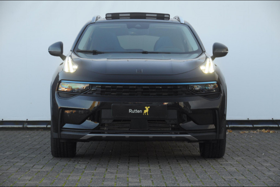 Lynk & Co 01 / Adaptieve cruise control / Elektrische stoelen / BLIS / Stoelverwarming / Elektrische achterklep / Climate control / Parkeersensoren met camera / Regensensor / Keyless entry /