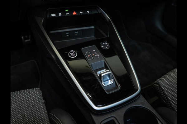 Audi A3 Sportback 40 TFSI e Advanced edition | S-Line | 19 Inch | Pano