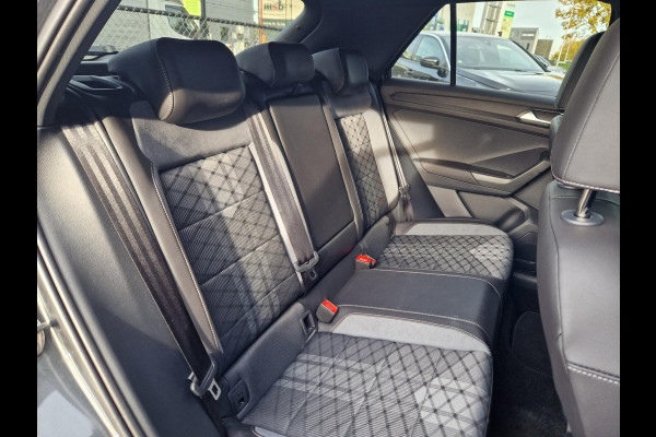 Volkswagen T-Roc 1.5 TSI DSG 150PK R-Line /ACC /IQ Drive /IQ Light