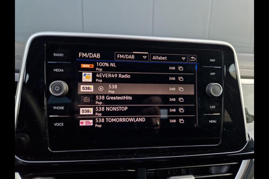 Volkswagen T-Roc 1.5 TSI DSG 150PK R-Line /ACC /IQ Drive /IQ Light