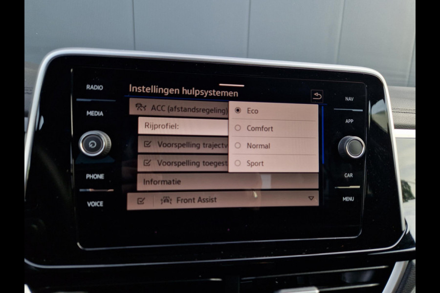 Volkswagen T-Roc 1.5 TSI DSG 150PK R-Line /ACC /IQ Drive /IQ Light