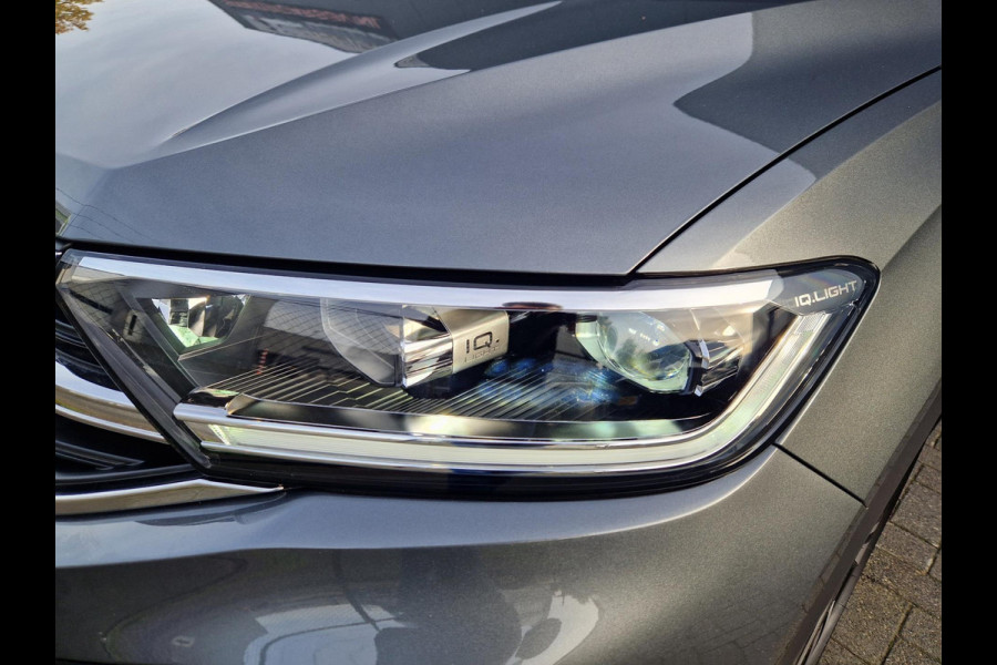 Volkswagen T-Roc 1.5 TSI DSG 150PK R-Line /ACC /IQ Drive /IQ Light