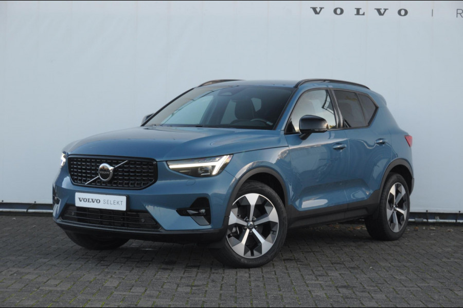 Volvo XC40 212PK Automaat B4 Plus Dark Elektrische stoelen met geheugen/ Harman kardon audio/ BLIS/ Stoelverwarming/ Stuurverwarming/ Achteruitrijcamera