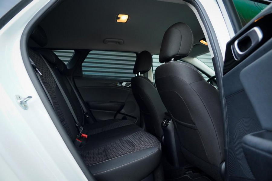 Kia Ceed Sportswagon 1.6 GDI PHEV DynamicLine / Navi / Carplay / Stoel&Stuurverwarming