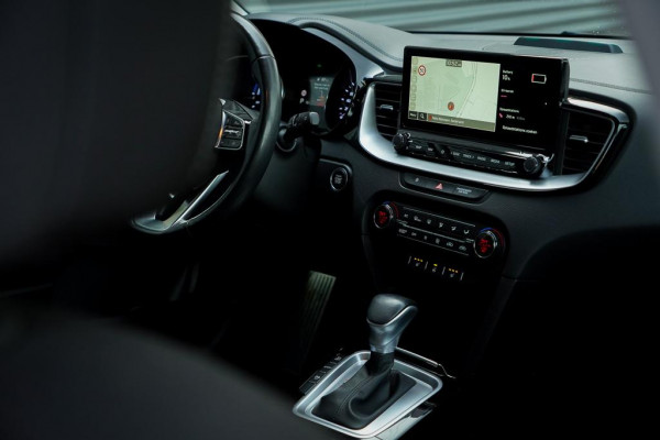 Kia Ceed Sportswagon 1.6 GDI PHEV DynamicLine / Navi / Carplay / Stoel&Stuurverwarming