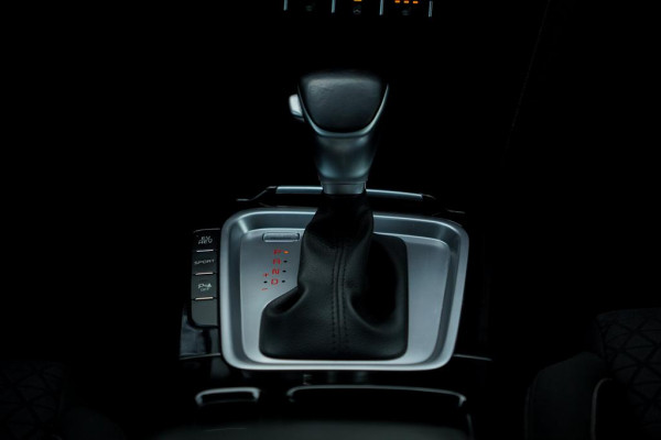 Kia Ceed Sportswagon 1.6 GDI PHEV DynamicLine / Navi / Carplay / Stoel&Stuurverwarming