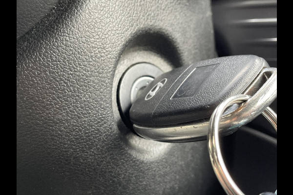 Hyundai i20 1.0 T-GDI Comfort | automaat | zwart dak | Apple Carplay/Android Auto | airco | cruise control | blind-spot
