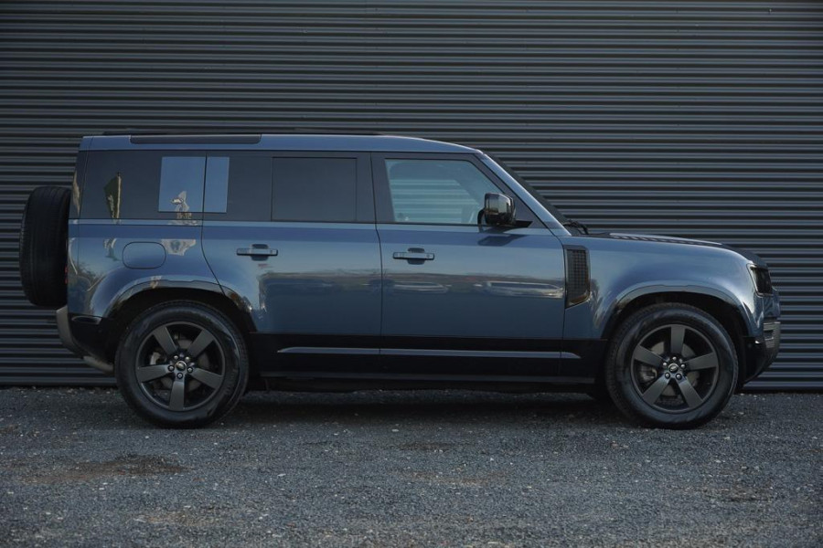 Land Rover Defender 3.0 D250 110 X-Dynamic HSE / Pano / Elektrische Trekhaak / Groot Navi / Stoelklima / Excl BTW