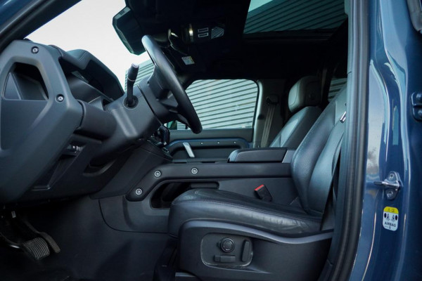 Land Rover Defender 3.0 D250 110 X-Dynamic HSE / Pano / Elektrische Trekhaak / Groot Navi / Stoelklima / Excl BTW