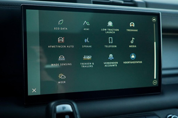 Land Rover Defender 3.0 D250 110 X-Dynamic HSE / Pano / Elektrische Trekhaak / Groot Navi / Stoelklima / Excl BTW