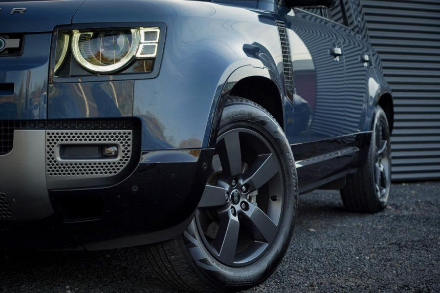 Land Rover Defender 3.0 D250 110 X-Dynamic HSE / Pano / Elektrische Trekhaak / Groot Navi / Stoelklima / Excl BTW