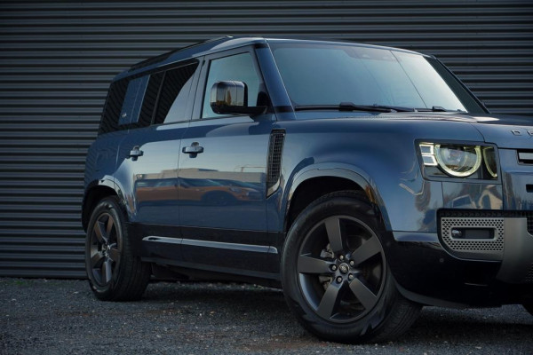 Land Rover Defender 3.0 D250 110 X-Dynamic HSE / Pano / Elektrische Trekhaak / Groot Navi / Stoelklima / Excl BTW