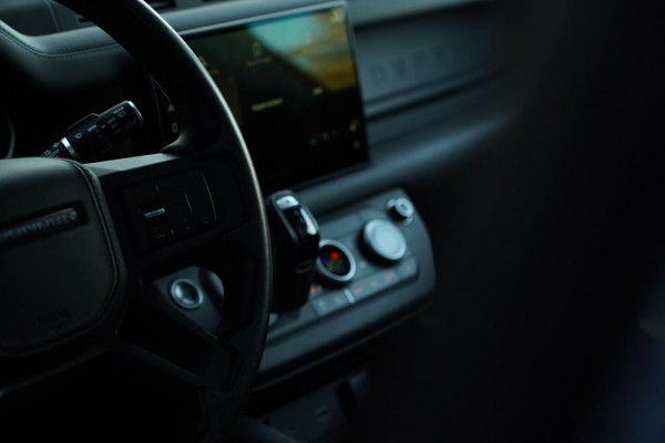 Land Rover Defender 3.0 D250 110 X-Dynamic HSE / Pano / Elektrische Trekhaak / Groot Navi / Stoelklima / Excl BTW