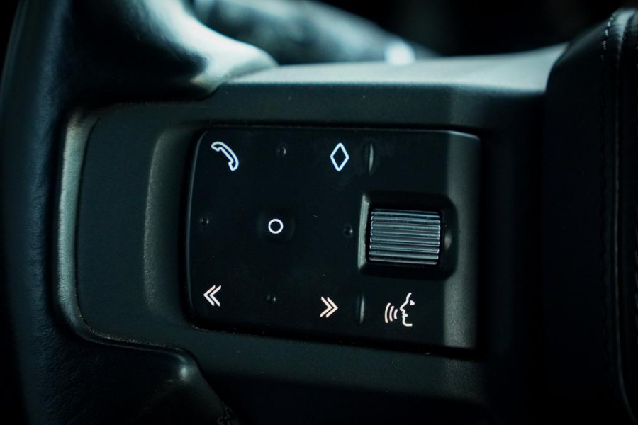 Land Rover Defender 3.0 D250 110 X-Dynamic HSE / Pano / Elektrische Trekhaak / Groot Navi / Stoelklima / Excl BTW