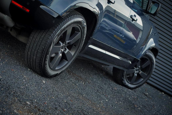 Land Rover Defender 3.0 D250 110 X-Dynamic HSE / Pano / Elektrische Trekhaak / Groot Navi / Stoelklima / Excl BTW