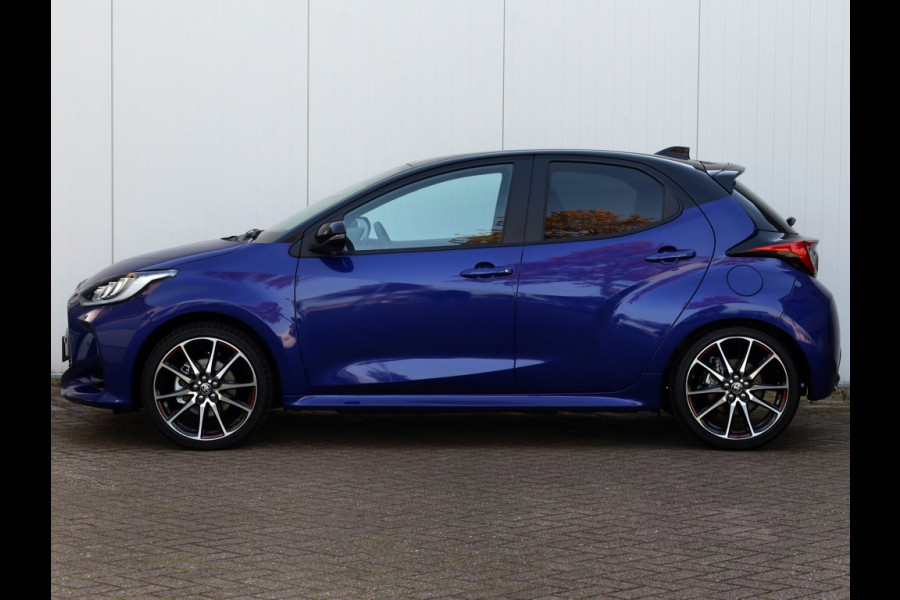 Toyota Yaris 1.5 Hybrid 130 GR Sport | Bi-Tone | Leder/Alcantara | Dodehoek