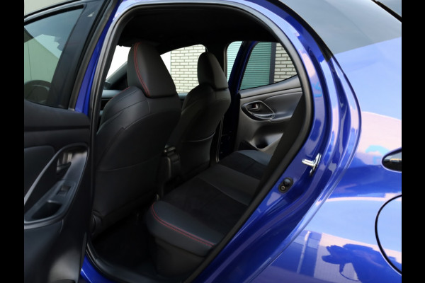 Toyota Yaris 1.5 Hybrid 130 GR Sport | Bi-Tone | Leder/Alcantara | Dodehoek