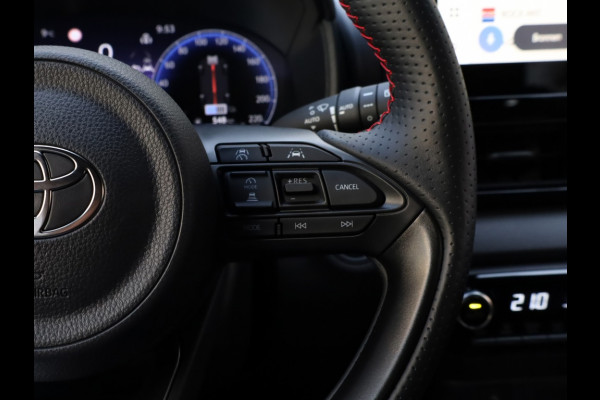 Toyota Yaris 1.5 Hybrid 130 GR Sport | Bi-Tone | Leder/Alcantara | Dodehoek