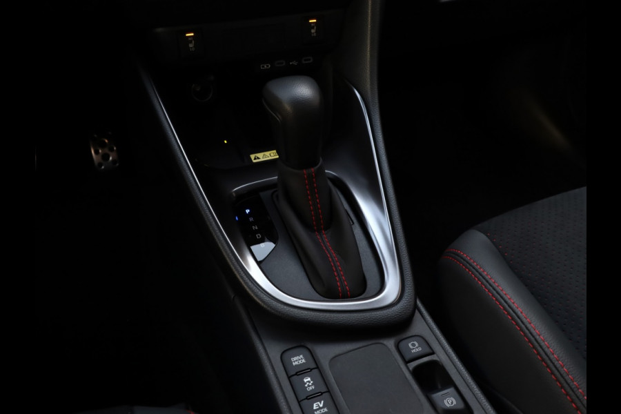 Toyota Yaris 1.5 Hybrid 130 GR Sport | Bi-Tone | Leder/Alcantara | Dodehoek