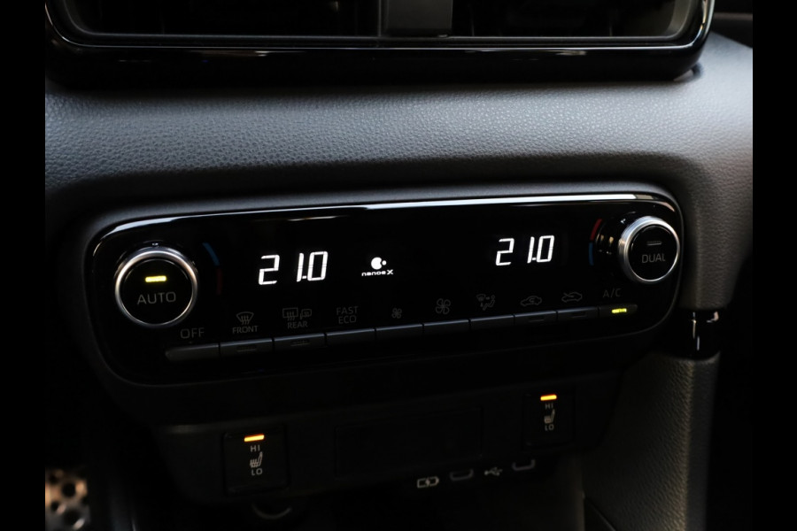 Toyota Yaris 1.5 Hybrid 130 GR Sport | Bi-Tone | Leder/Alcantara | Dodehoek