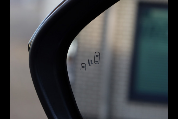 Toyota Yaris 1.5 Hybrid 130 GR Sport | Bi-Tone | Leder/Alcantara | Dodehoek