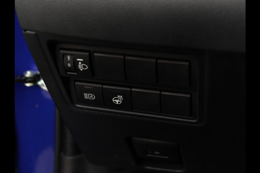 Toyota Yaris 1.5 Hybrid 130 GR Sport | Bi-Tone | Leder/Alcantara | Dodehoek