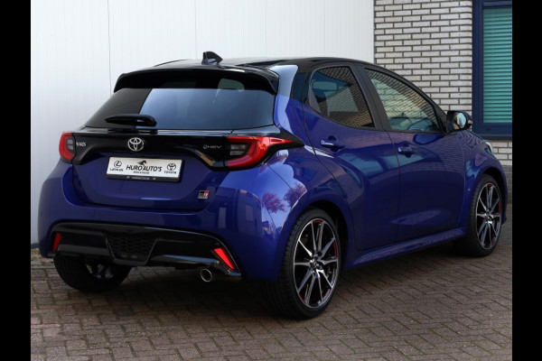 Toyota Yaris 1.5 Hybrid 130 GR Sport | Bi-Tone | Leder/Alcantara | Dodehoek
