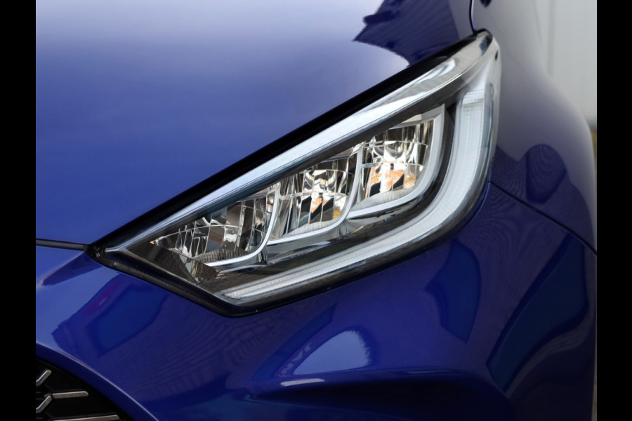 Toyota Yaris 1.5 Hybrid 130 GR Sport | Bi-Tone | Leder/Alcantara | Dodehoek