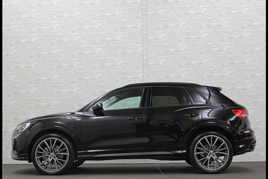 Audi Q3 45 TFSI e S-Line | ACC | Virtual-Cockpit | Standkachel | Sportstoelen | Getint-Glas | Black-Optic | Carplay | LED | Lane-Assist | Climate-Control | Stoelverwarming | Achteruitrij-Camera | DAB | BOVAG Garantie |