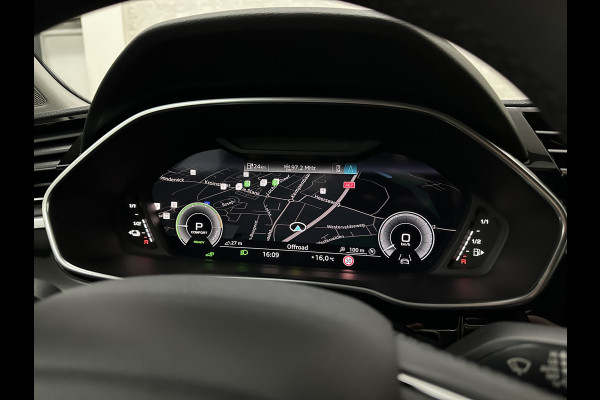 Audi Q3 45 TFSI e S-Line | ACC | Virtual-Cockpit | Standkachel | Sportstoelen | Getint-Glas | Black-Optic | Carplay | LED | Lane-Assist | Climate-Control | Stoelverwarming | Achteruitrij-Camera | DAB | BOVAG Garantie |