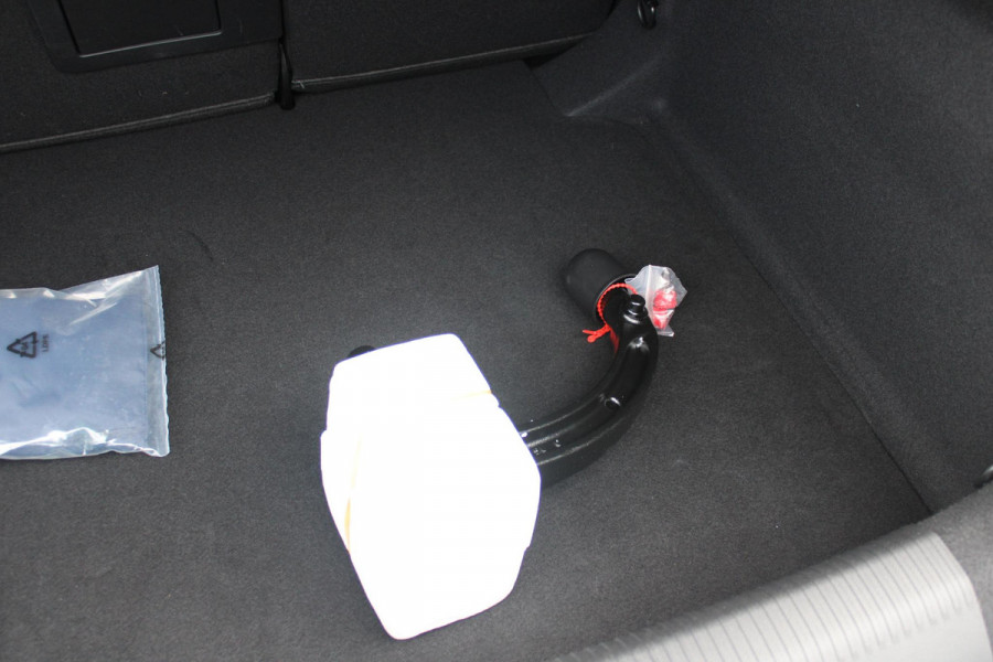 Peugeot 308 1.2 Hybrid 145PK e-DCS6 GT | PANORAMISCH SCHUIF/KANTEL DAK | FOCAL AUDIO SYSTEM | AFNEEMBARE TREKHAAK | LED MATRIX KOPLAMPEN | 360° CAMERA | DRAADLOZE APPLE CARPLAY/ANDROID AUTO | DRAADLOZE TELEFOONLADER | ELEKTRISCH BEDIENBARE BESTUURDERSSTOEL | LEDEREN/ALCANTARA BEKLEDING | STOEL/STUUR VERWARMING | ADAPTIVE CRUISE CONTROL | KEYLESS ENTRY/START | DODEHOEK DETECTIE |