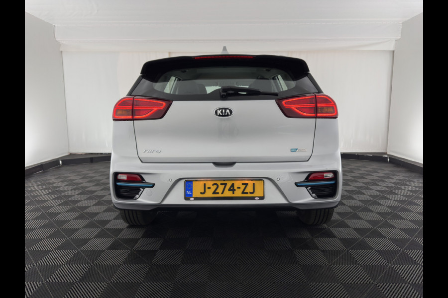 Kia e-Niro DynamicLine 64 kWh [ 3-Fase ] { SOH-100% } (INCL-BTW) Aut. *HEATPUMP | LEATHER-FABRIC | NAVI-FULLMAP | AMBIENT-LIGHT | DAB+ | ADAPTIVE-CRUISE | CAMERA | HEATED-COMFORTSEATS | KEYLESS | DIGI-COCKPIT | SHIFT-PADDLES | CARPLAY | 17"ALU*