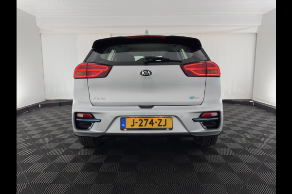 Kia e-Niro DynamicLine 64 kWh [ 3-Fase ] { SOH-100% } (INCL-BTW) Aut. *HEATPUMP | LEATHER-FABRIC | NAVI-FULLMAP | AMBIENT-LIGHT | DAB+ | ADAPTIVE-CRUISE | CAMERA | HEATED-COMFORTSEATS | KEYLESS | DIGI-COCKPIT | SHIFT-PADDLES | CARPLAY | 17"ALU*